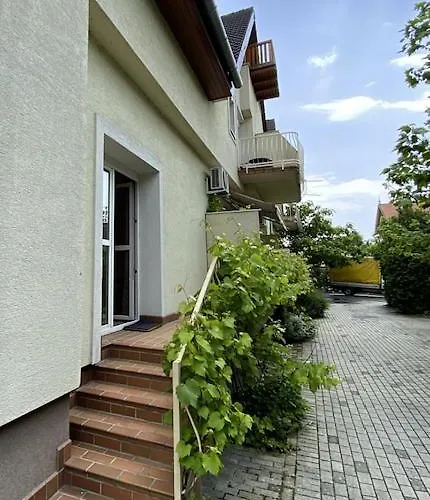Portside Retreat Balatonfured